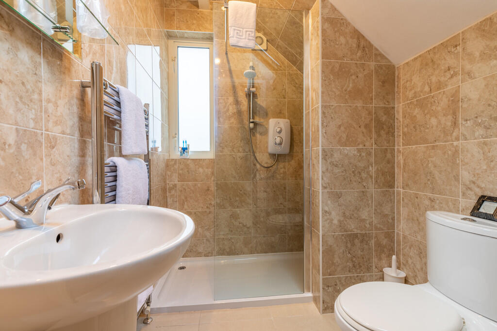 Ensuite Shower Ro...