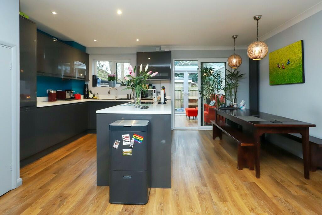 31 Oakdene Close ...