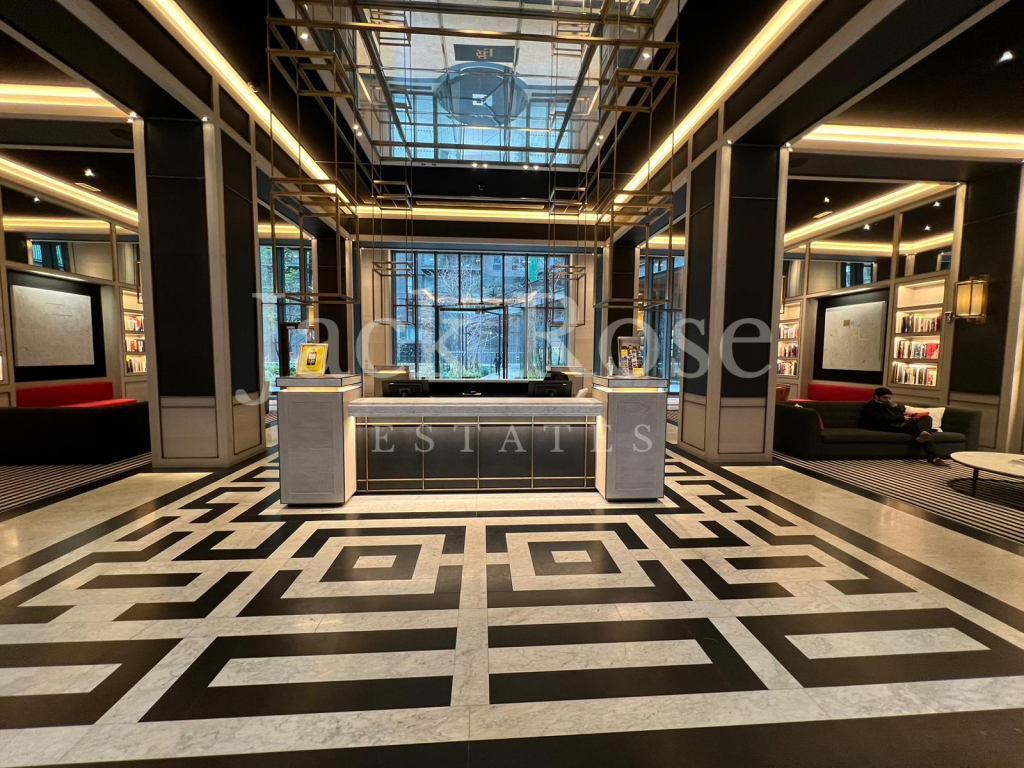 Concierge foya