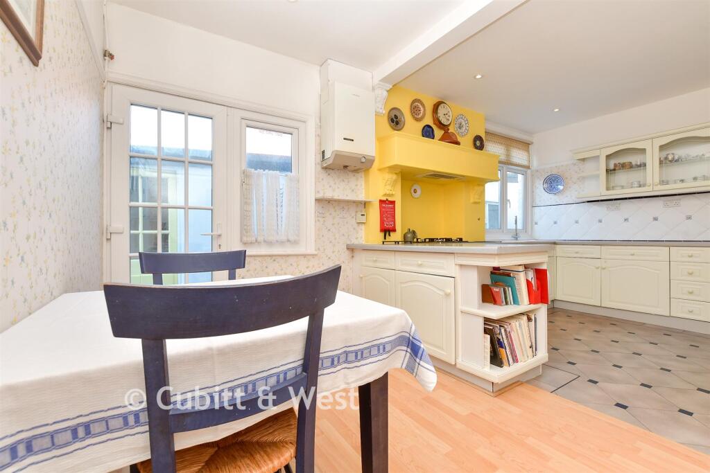 Kitchen / Breakfast Room