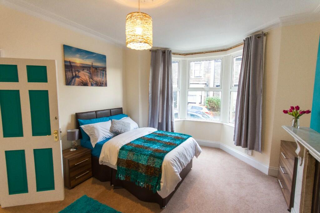 Teal Room @ £795pcm