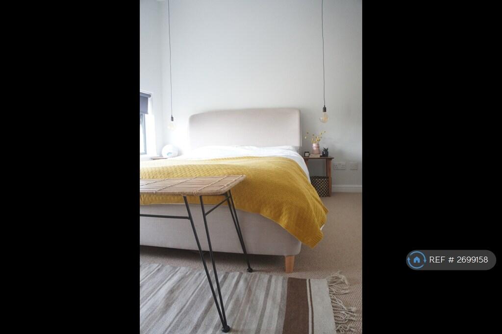 Main Bedroom 