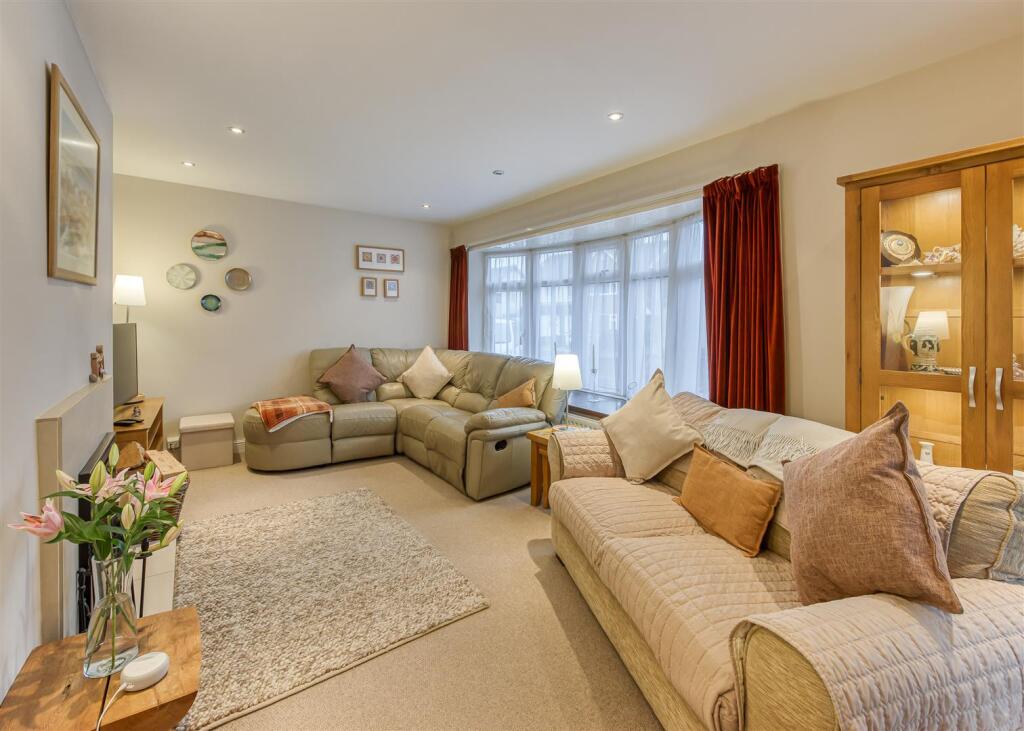 2 Glendale Drive-Living Room (4).jpg