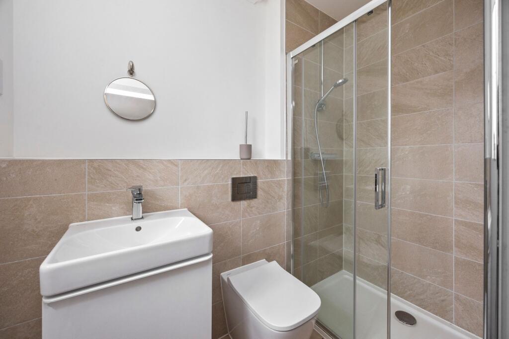 En-suite Shower