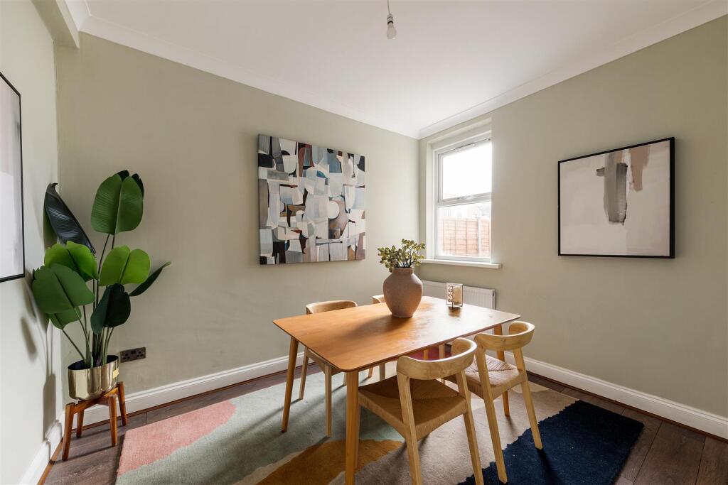 Leasowes Road E10