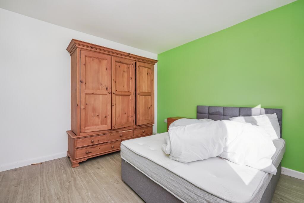 13 Meadowbrook Road, Ashford, Kent, TN24 9AZ