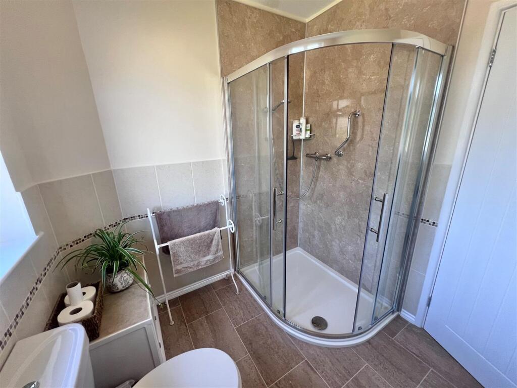 Shower room.jpg
