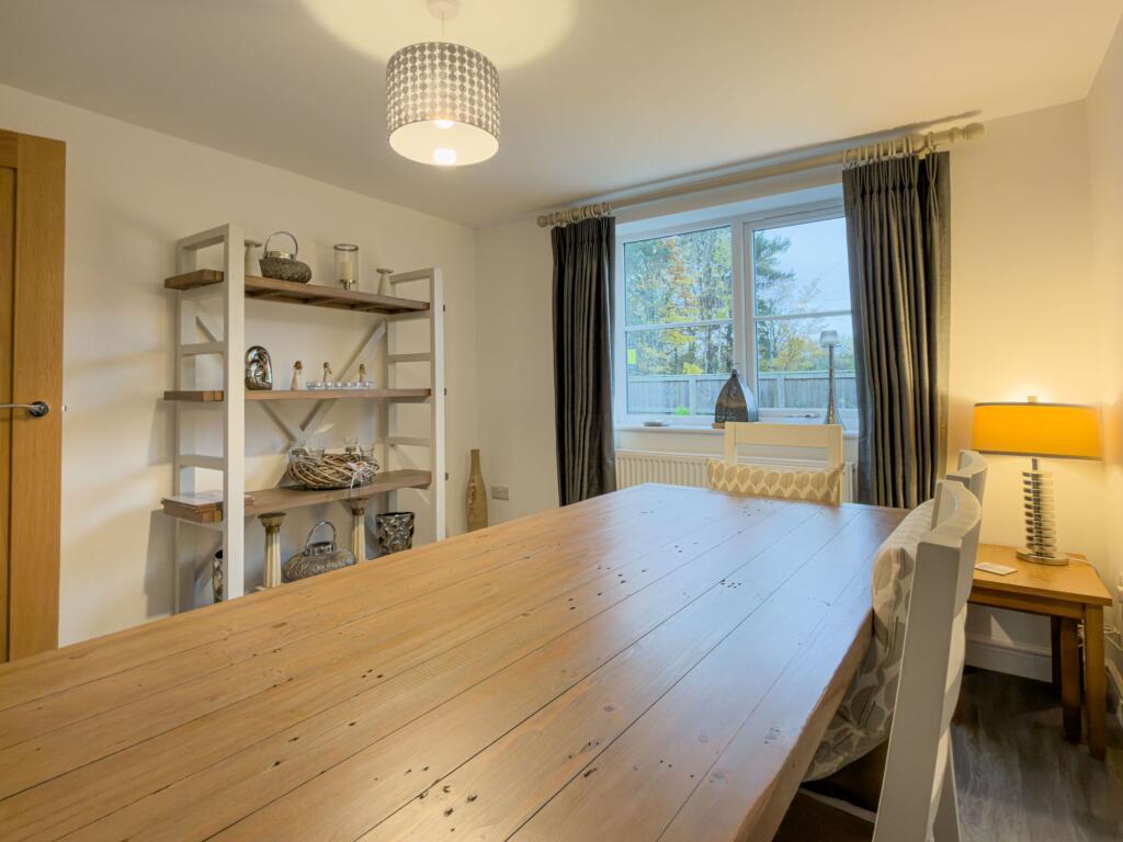 Bedroom/Dining Room