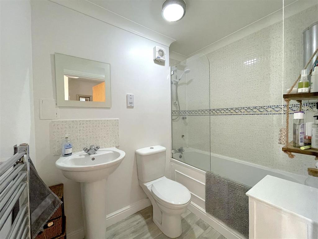 Bathroom (1).jpeg