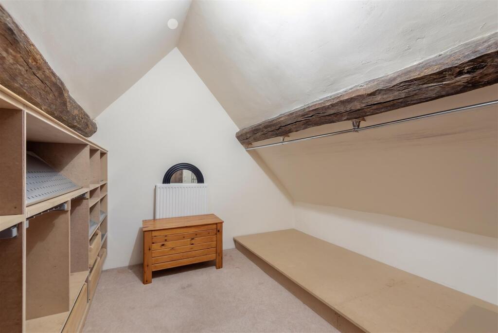 8657361-interior02.jpg