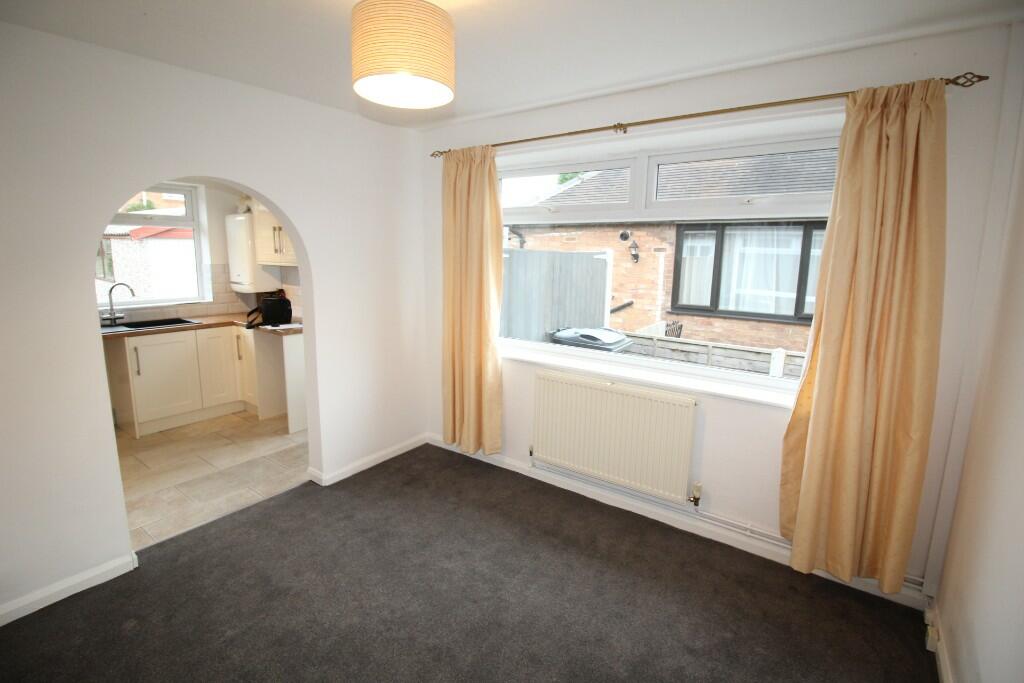Dining Area (b) 