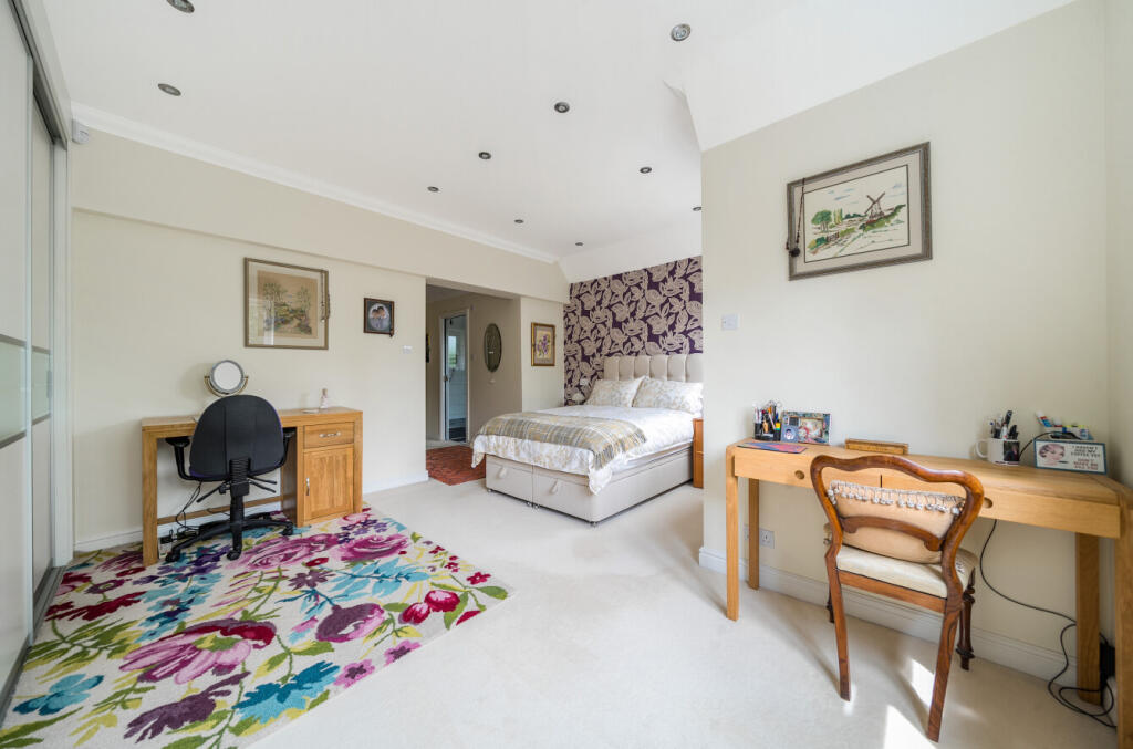 1317315-24-686576...