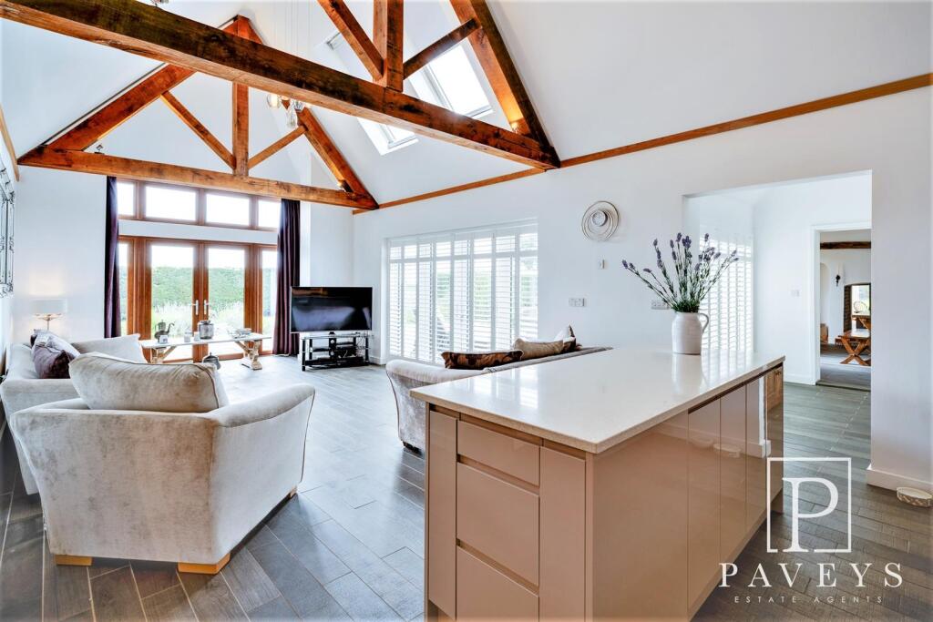 LOUNGE/DINING KITCHEN FAMILY ROOM