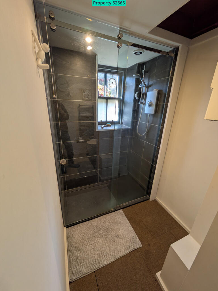 Ensuite red shower