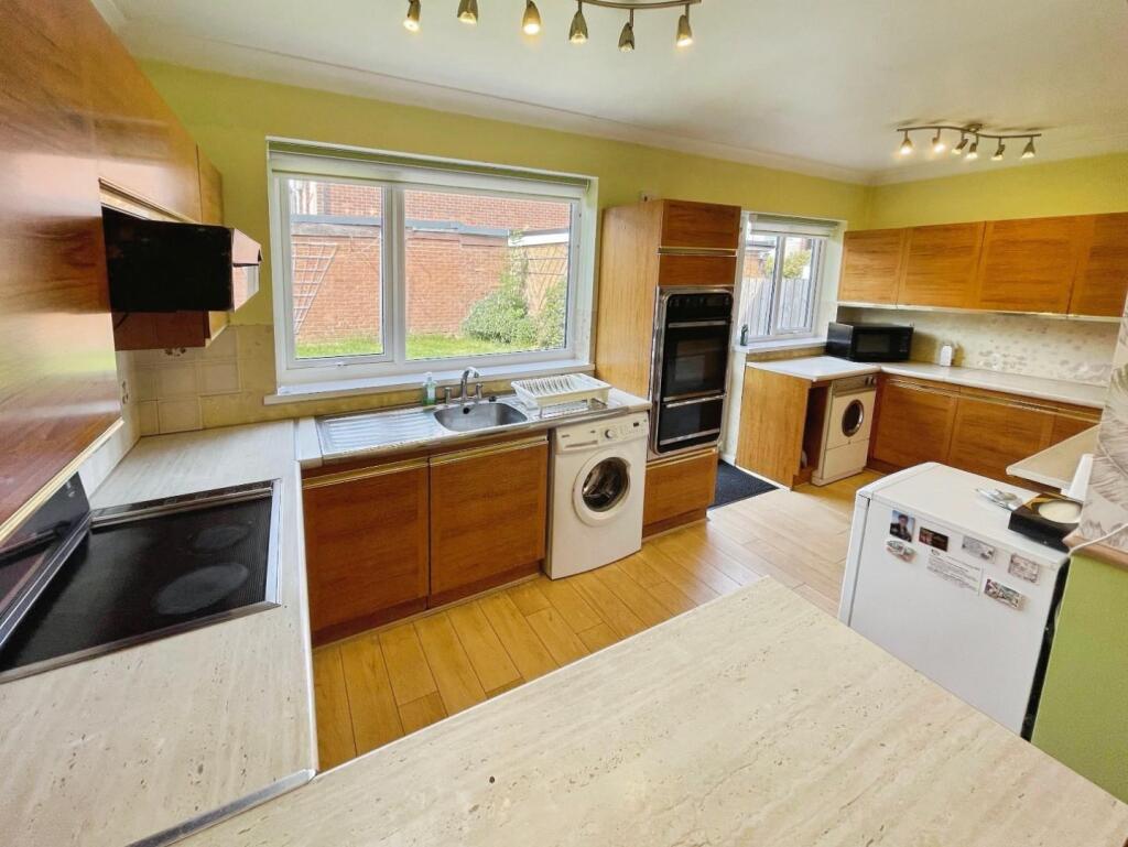 e3d21754--4017-B6D8-CBD23A393FBD-58171-0000083385F