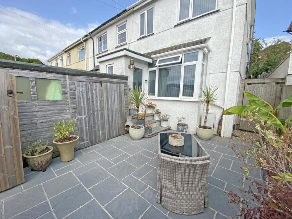 Stentaway Road 7 - Front Patio.jpg