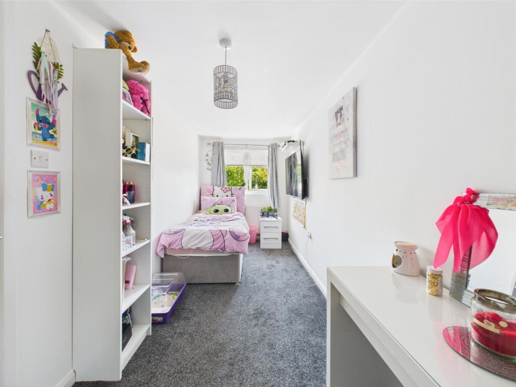 CAM03729G0-PR0042-STILL047