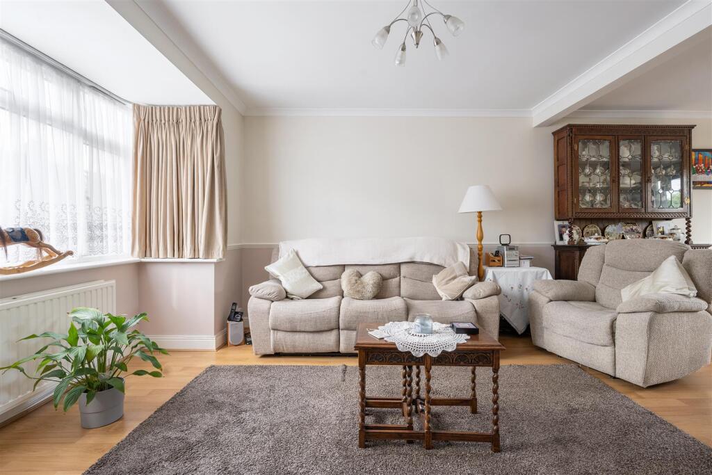 Coolgardie Avenue E4