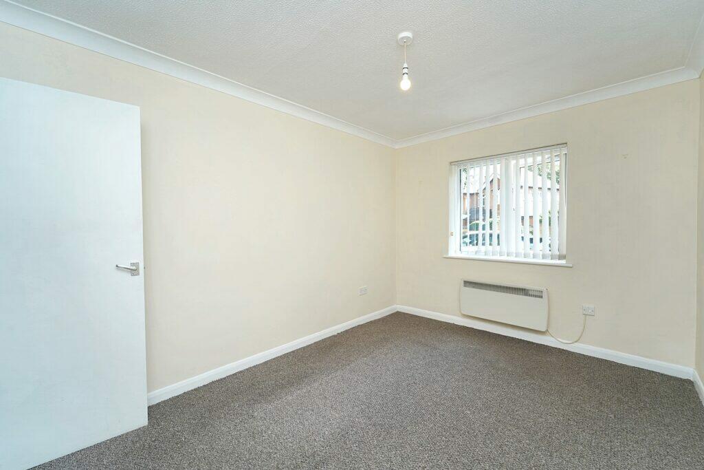 Wyndham Lodge, 24, The Grove, Isleworth - Master Bedroom