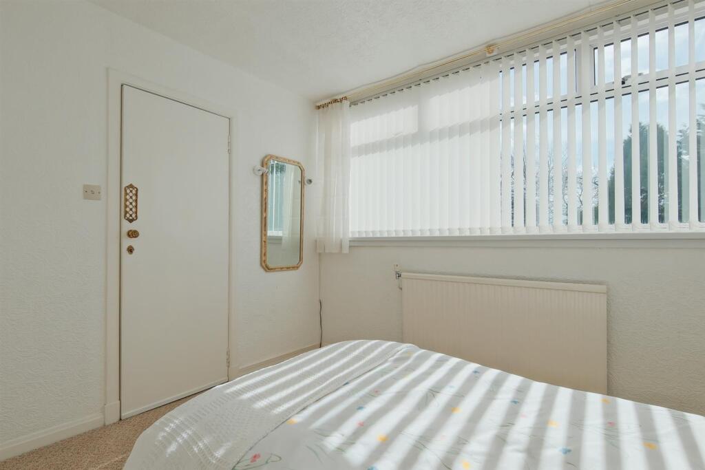038-45 Station Road Carluke, ML8 5AD.jpg