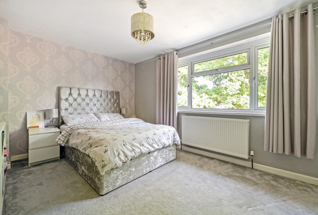 1304247-18-683de9...