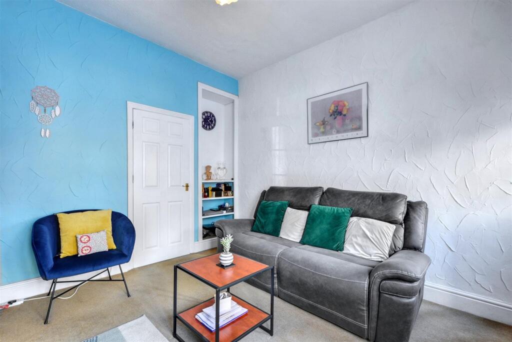 Lounge/Sitting Room