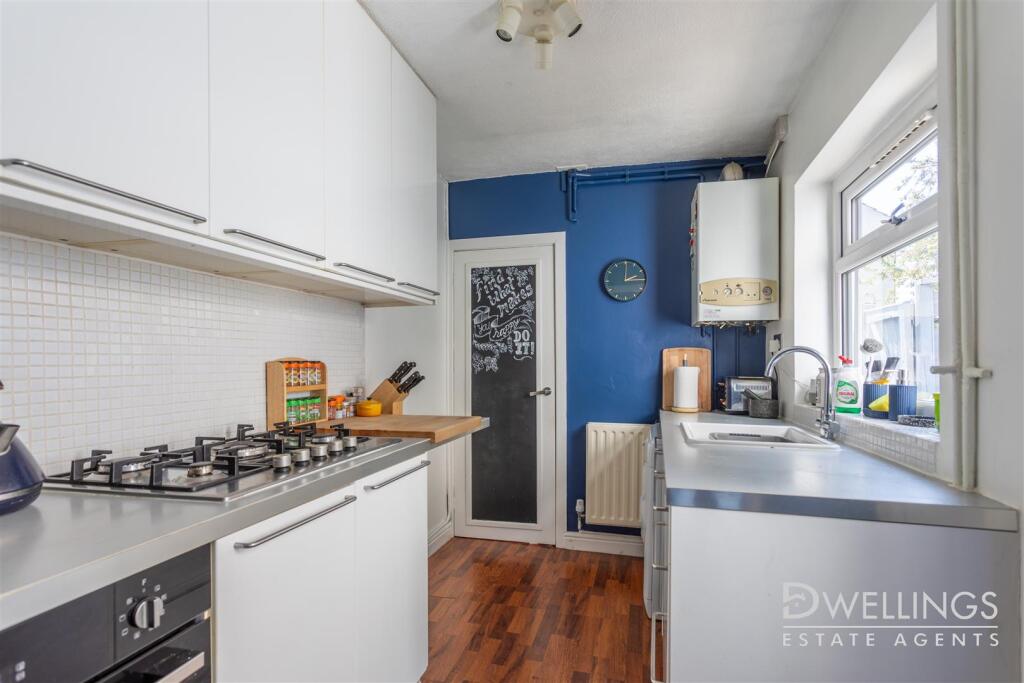 DWELEST- 22 Landsdown Terrace, DE14 2RH-0008.jpg