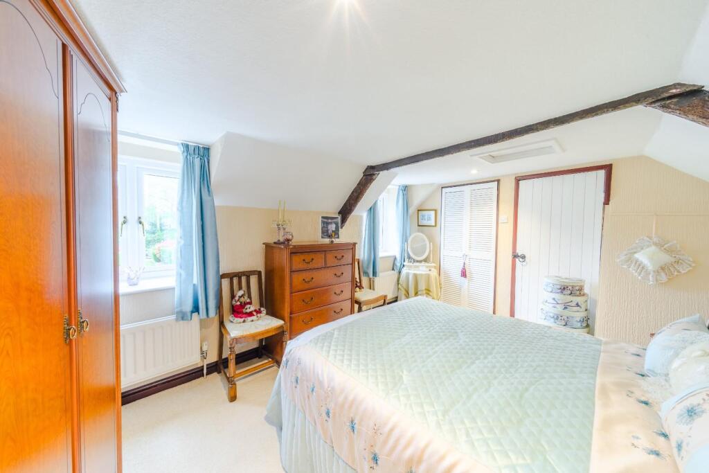 16 Church Road BEDROOM 3 - Real estate photography