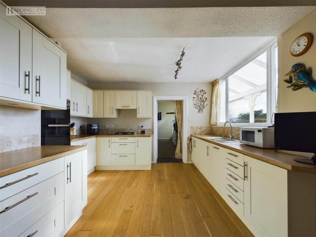 Kitchen Breakfast Room iii.jpg