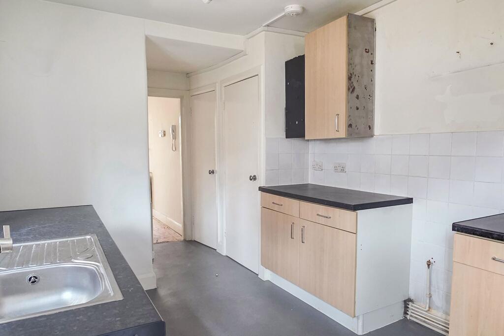 40 Oaklands Road, Hanwell, London W7 2DR