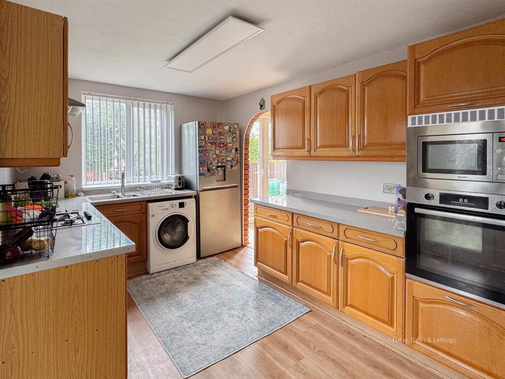 17 Greenfield Ave Kettering-04.jpg