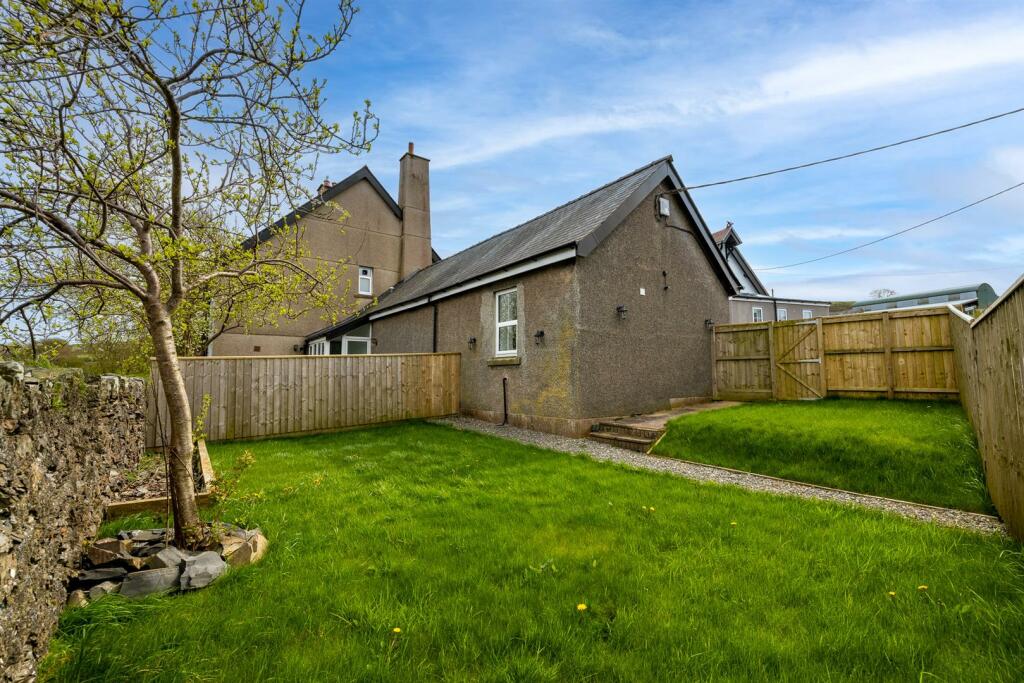 Tan-y-Fron (4 properties)-21.jpg