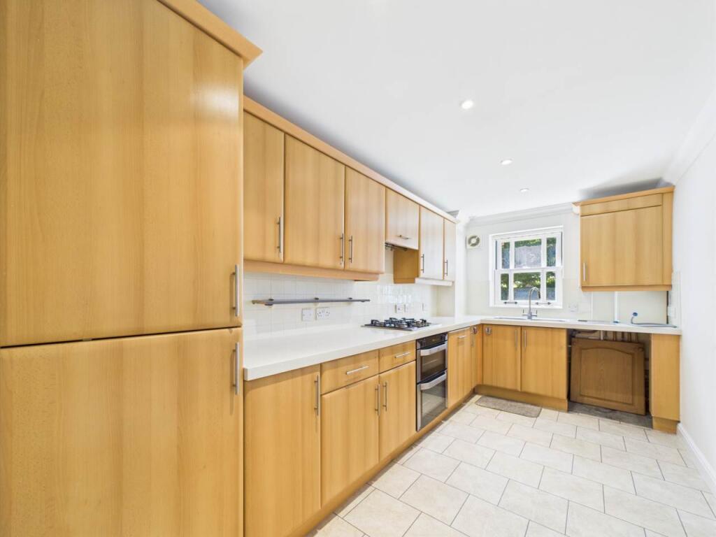 3 east cliff manor k
