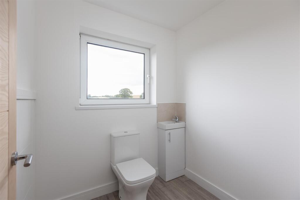 Chestnut Avenue 9 WC.jpg