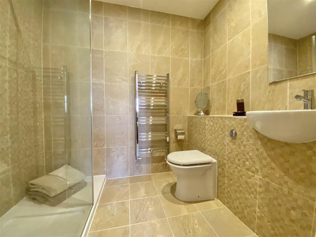 En-Suite Shower R...