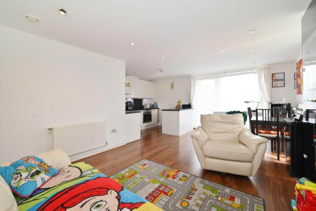 Loch Crescent, Edgware