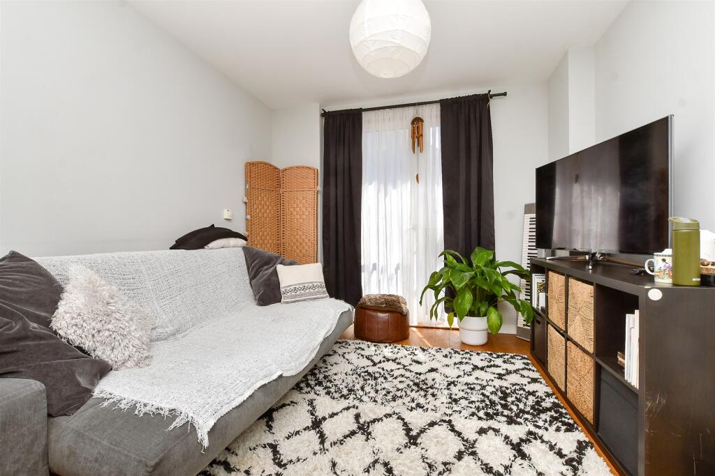 Lounge / Kitchen / Diner