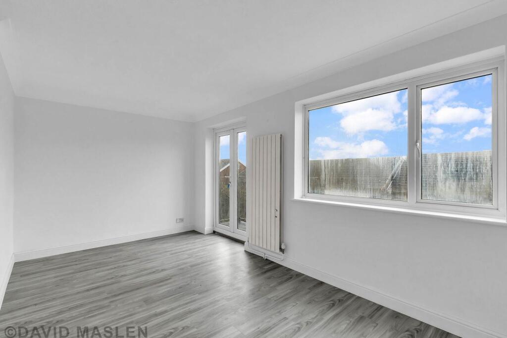 Living Room2.jpeg