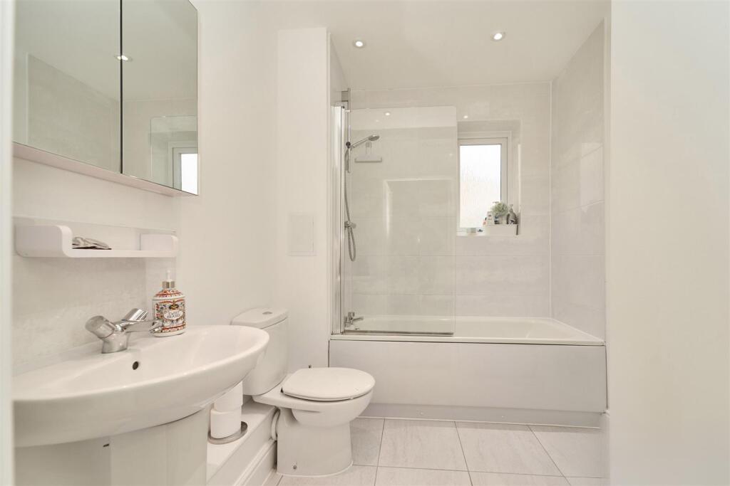fairlands-0006.jpg