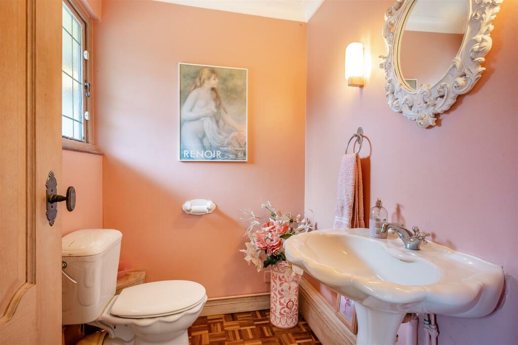 8588075-interior02.jpg