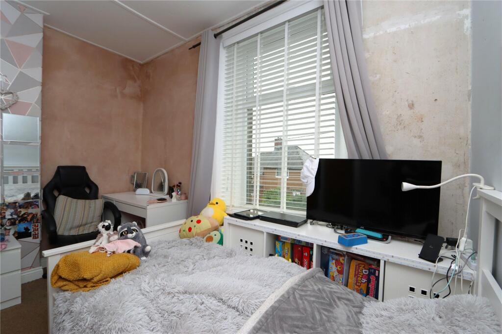 Bedroom 2 Pic 2