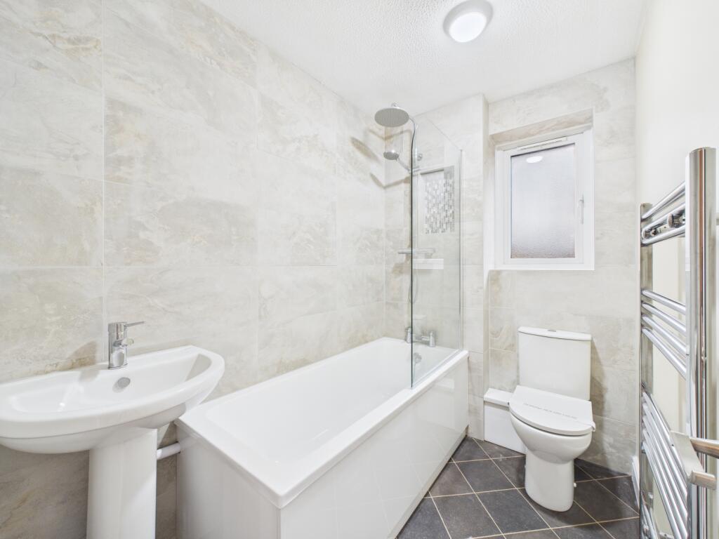 CAM02023G0-PR0184-STILL024