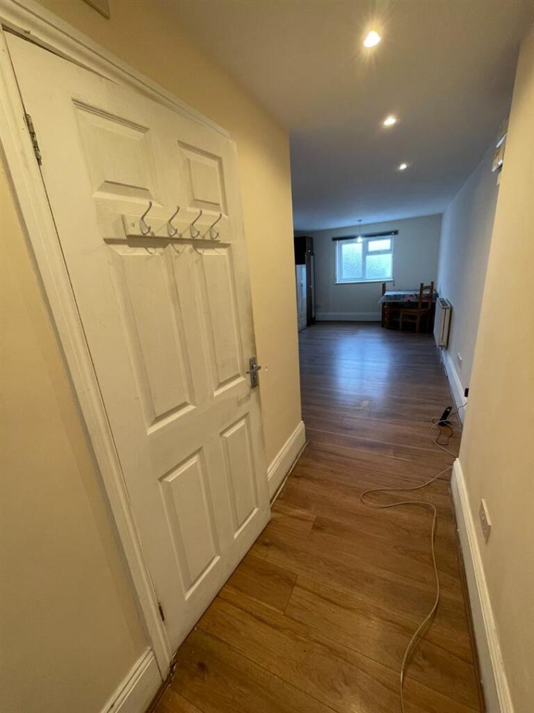 158b St Albans Road - image 2.jpeg