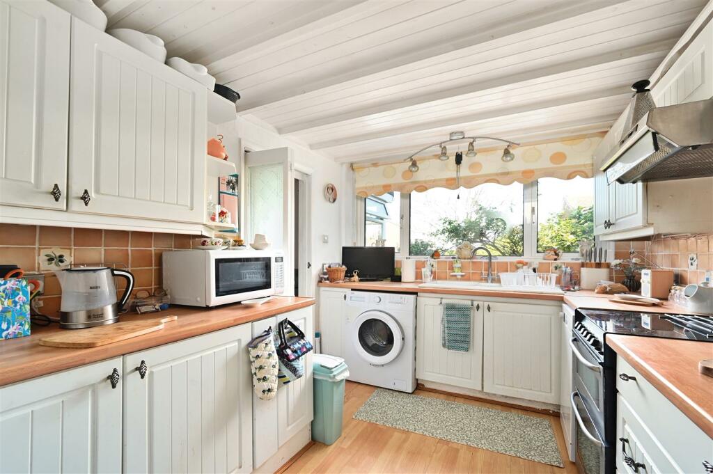 roman-close-bn41 (3).jpg