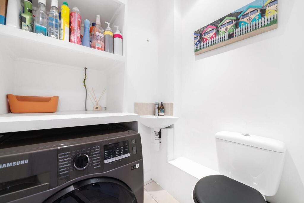 Bathroom 3.jpg