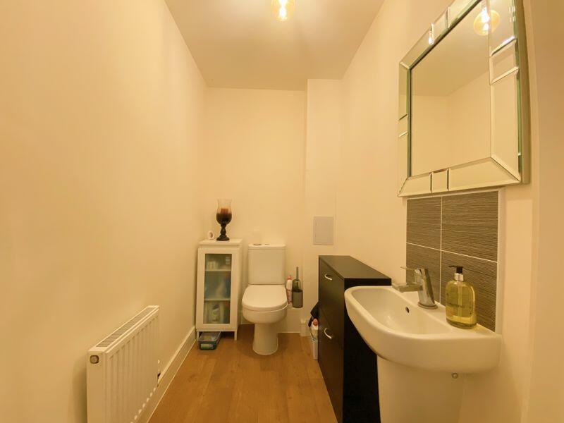 GROUND FLOOR W.C.