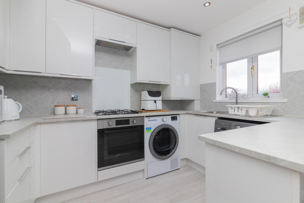 38 Don Drive, Paisley  PA2 0AF-9