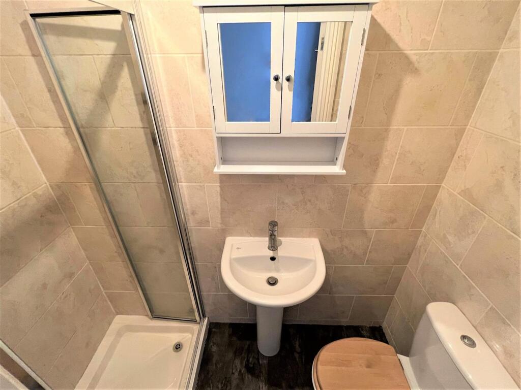 Shower Room.jpg