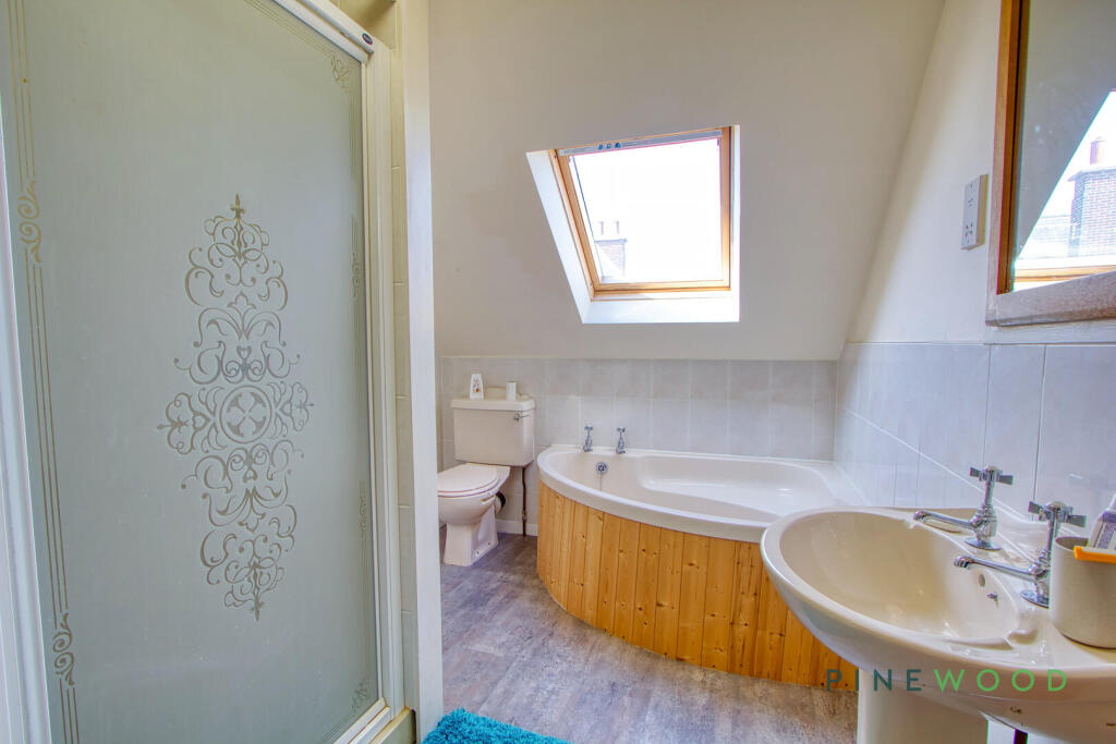 Bathroom (Annexe)