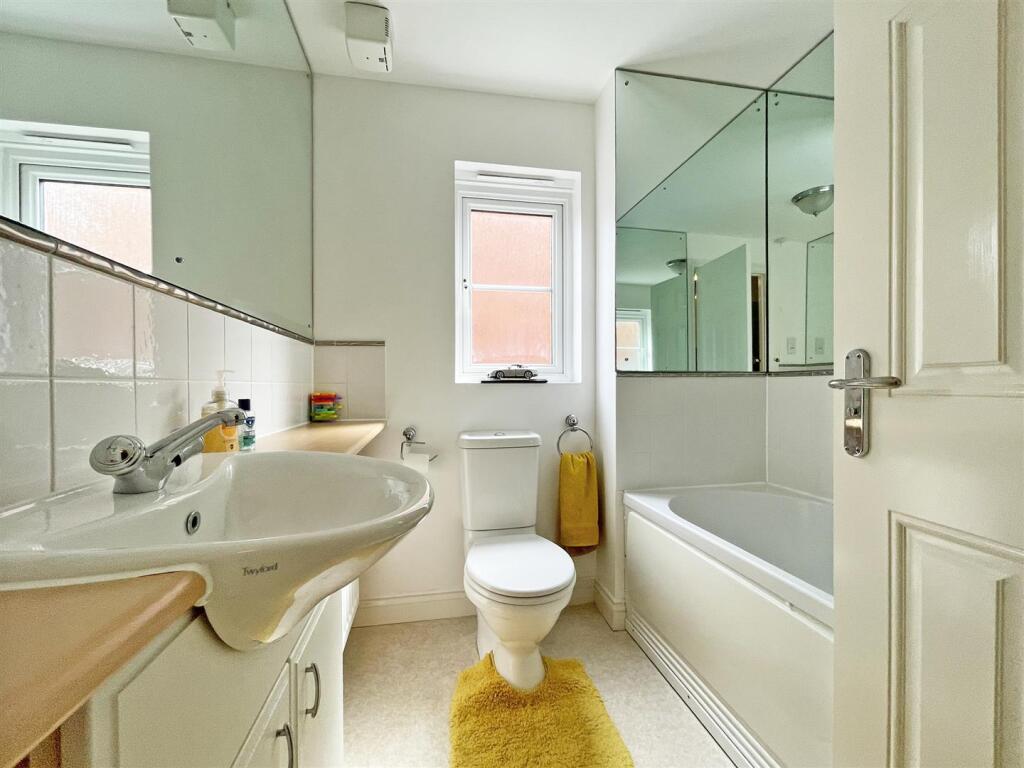 Renassiance Gardens 28 - Bath.jpg